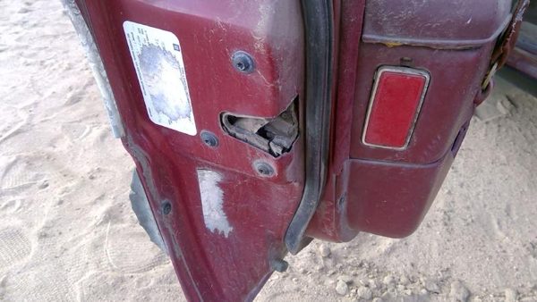 1986-1991 Olds Eighty Eight Driver Left Front Door Latch With Rods/Cables Oem — photo 3