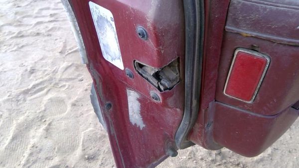 1986-1991 Olds Eighty Eight Driver Left Front Door Latch With Rods/Cables Oem — photo 7