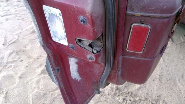 1986-1991 Olds Eighty Eight Driver Left Front Door Latch With Rods/Cables Oem — photo 6