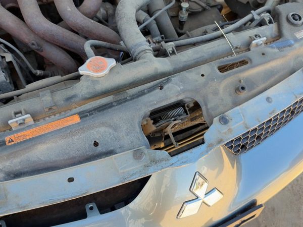 2007-2012 Mitsubishi Eclipse Center Radiator Support Upper Tie Bar MR950390 — photo 3