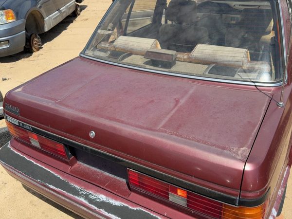 1987 Nissan Maxima Trunk/decklid/hatch/tailgate Red — photo 2