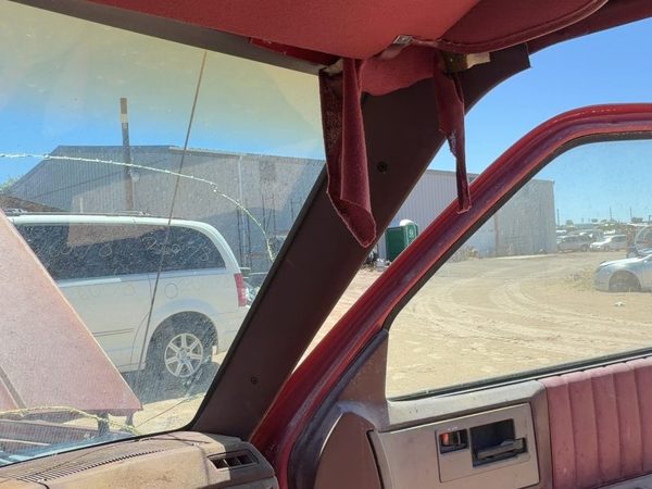 90 Chevy S10 Pickup Passenger Right A Pillar Trim Windshield Post Panel Oem Red — photo 2