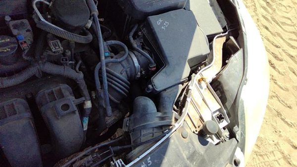 12-18 Focus Ford Complete Air Intake Cleaner Filter Box Housing With Tube 2.0L — photo 1