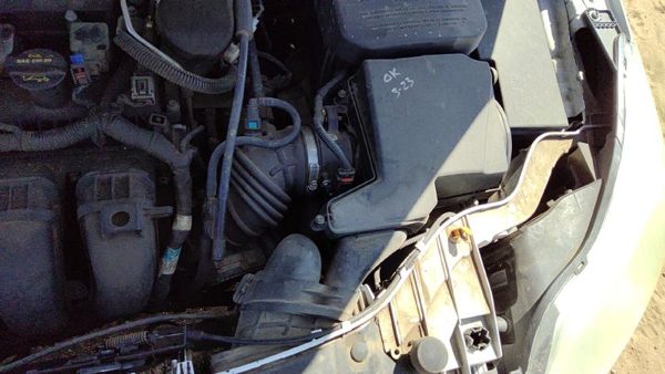 12-18 Focus Ford Complete Air Intake Cleaner Filter Box Housing With Tube 2.0L — photo 2
