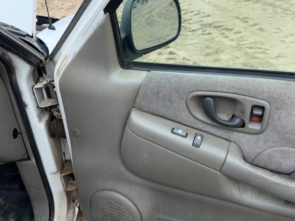 98-01 S10 Blazer Passenger Right Front Door Trim Panel With Switches Gray 92H — photo 6