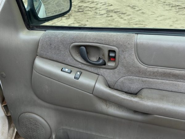 98-01 S10 Blazer Passenger Right Front Door Trim Panel With Switches Gray 92H — photo 8