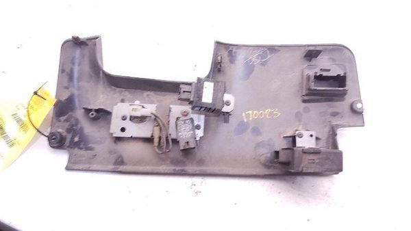 1996 Subaru Legacy Dash Panel 95-97 Lower Knee Bolster Trim OEM — photo 2