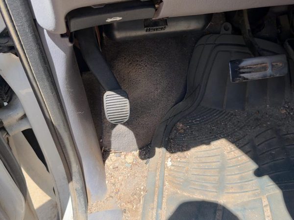 99 Town & Country Parking Brake Pedal Assembly Oem Complete Emergency Unit — photo 3