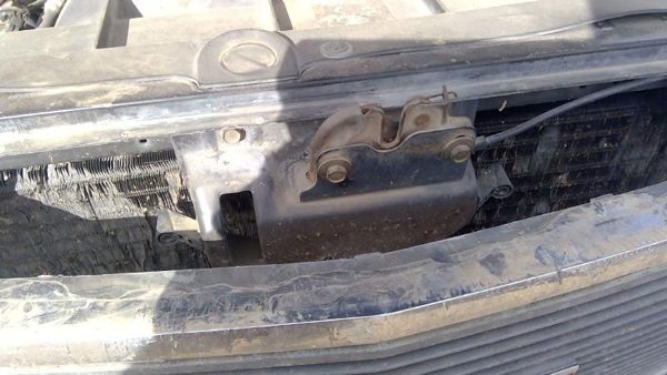 1988-1998 Gmc Sierra 2500 Hood Latch Assembly With Bracket Oem 15029224 — photo 3