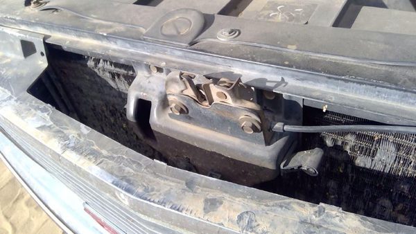 1988-1998 Gmc Sierra 2500 Hood Latch Assembly With Bracket Oem 15029224 — photo 9