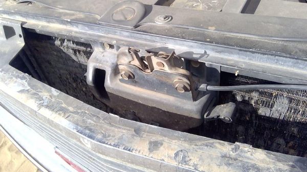 1988-1998 Gmc Sierra 2500 Hood Latch Assembly With Bracket Oem 15029224 — photo 8