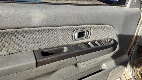02-04 Nissan Xterra Driver Left Front Door Trim Panel With Master Switch Gray K — photo 3