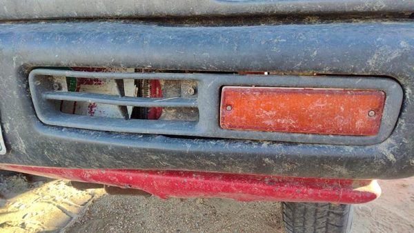88-97 Nissan Hardbody Driver Left Front Turn Signal Light Lamp Bumper Mounted — photo 3