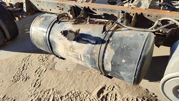 1996 Isuzu Npr Fuel Tank Oem — photo 5