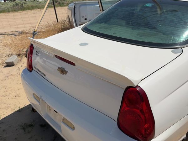 2006 Chevy Monte Carlo Trunk/decklid/hatch/tailgate White 40U — photo 4