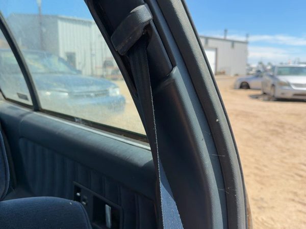 1992-1995 Olds Eighty Eight Driver Left B-Pillar Trim Panel Oem — photo 4
