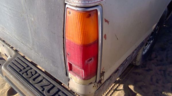 1981-1987 Isuzu Pup Pickup Passenger Right Tail Light Brake Lamp Oem Rear — photo 4