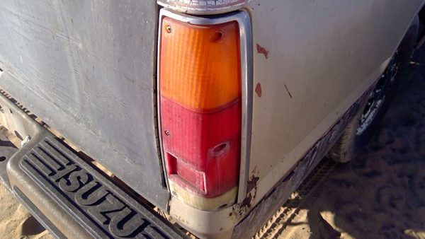 1981-1987 Isuzu Pup Pickup Passenger Right Tail Light Brake Lamp Oem Rear — photo 3