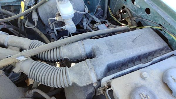 87-93 F150 Complete Air Intake Cleaner Filter Box Housing With Tube Oem 4.9L — photo 4