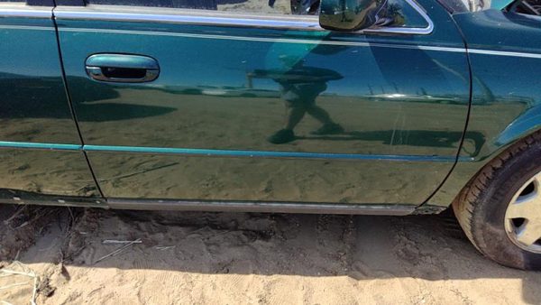 1999 Cadillac Seville Front Door RH Green — photo 2