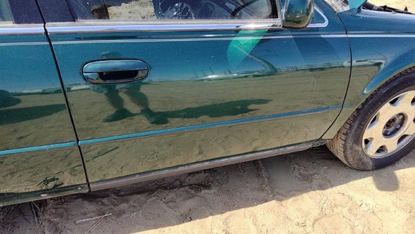 1999 Cadillac Seville Front Door RH Green — photo 4