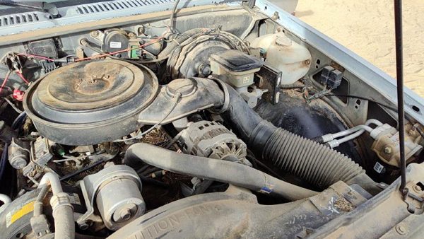 89 Chevy S10 Pickup Complete Air Intake Cleaner Filter Box Housing wth Tube 4.3L — photo 2