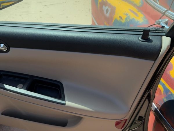 09-11 Impala Passenger Right Front Door Trim Panel With Switches Neutral 522 — photo 2