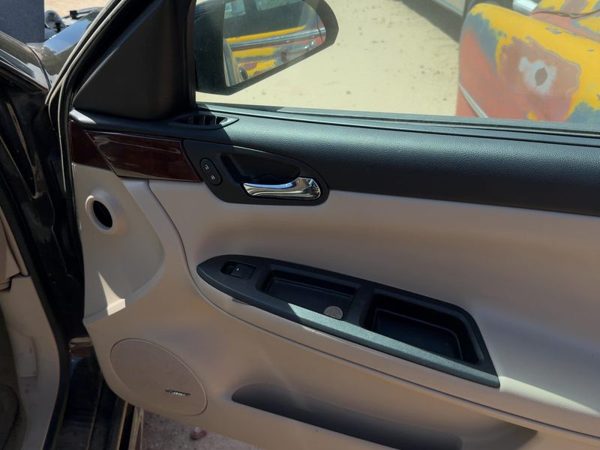 09-11 Impala Passenger Right Front Door Trim Panel With Switches Neutral 522 — photo 6