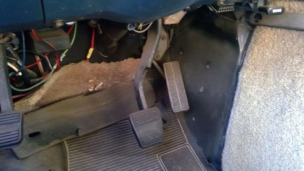 1985-1991 Chevy G20 Van Complete Brake And Gas Pedal Assembly Oem — photo 3