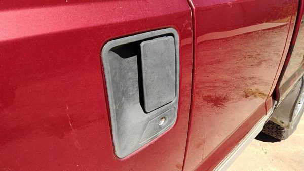 2003 Ford F250 Sd Pickup Outside Door Handle LH Super Duty Maroon — photo 2