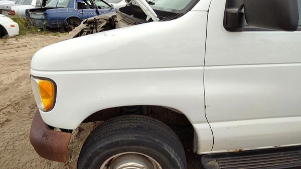 1992-1996 Ford Van E250 Driver Left Front Fender Oem White F4Uz16005A — photo 1