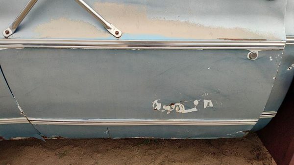 1973 GMC Jimmy Front Door Moulding LH Chevy C10 Blue — photo 1