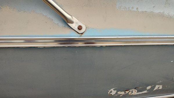 1973 GMC Jimmy Front Door Moulding LH Chevy C10 Blue — photo 3