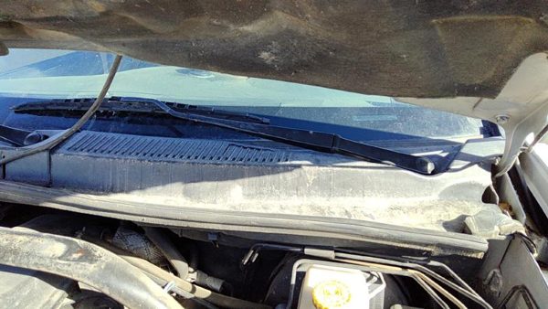 2005-2010 Jeep Grand Cherokee Driver Left Windshield Wiper Arm Oem Blade Lever — photo 1