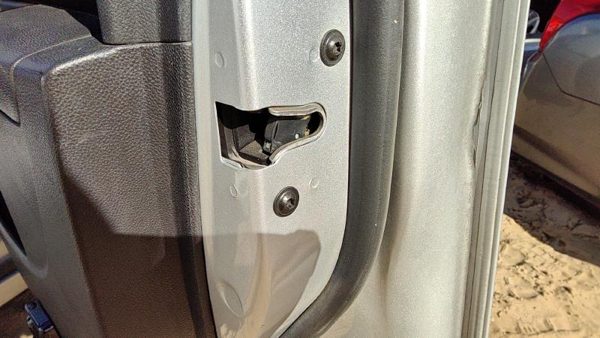 2011-2016 Chevy Cruze Passenger Right Front Door Latch With Rods/Cables Oem — photo 2