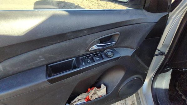 13-14 Chevy Cruze Driver Left Front Door Trim Panel With Master Switch Black Afo — photo 3