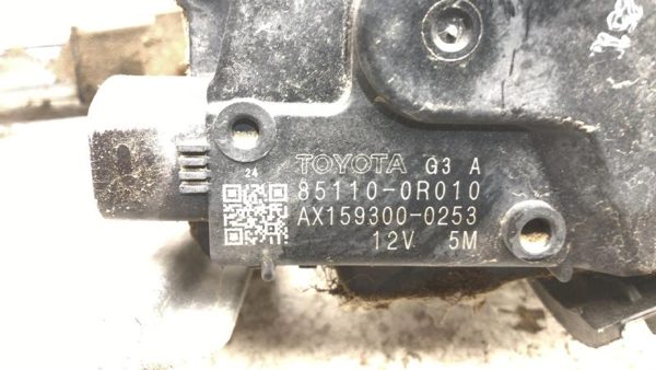 06-14 Rav-4 Windshield Wiper Motor Assembly With Wiper Linkage Transmission — photo 8