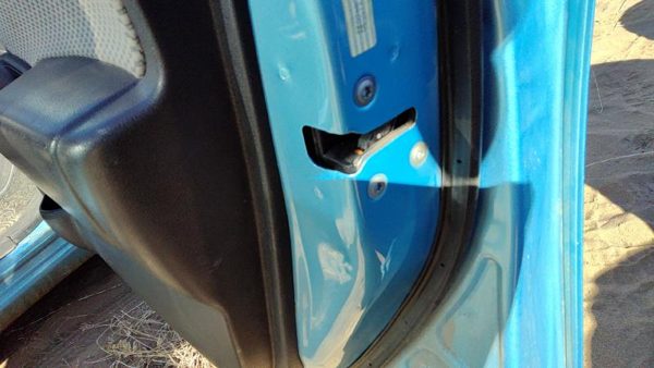 2014-2019 Nissan Versa Note Passenger Right Front Door Latch With Rods/Cables — photo 3