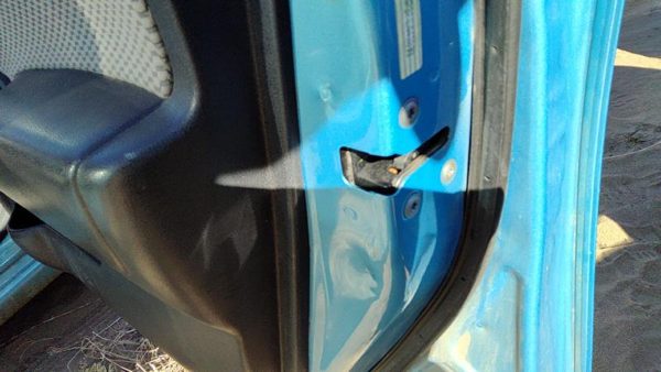 2014-2019 Nissan Versa Note Passenger Right Front Door Latch With Rods/Cables — photo 2