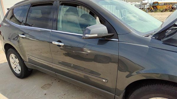 2010 Chevrolet Traverse Front Door RH 57U 57U Cyber Gray — photo 2