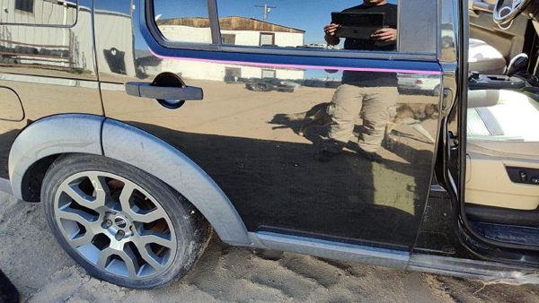 2006 Land Rover LR3 Rear Door RH Black — photo 2