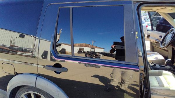 2006 Land Rover LR3 Rear Door RH Black — photo 5