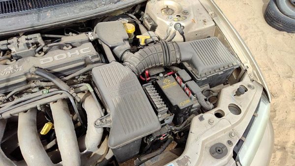 1999 Dodge Stratus Air Cleaner Complete Intake Filter Box Housing With Tube OEM — photo 1