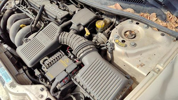 1999 Dodge Stratus Air Cleaner Complete Intake Filter Box Housing With Tube OEM — photo 4