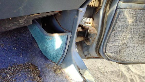 80-84 Deville Sedan Passenger Right Lower Kick Trim Panel Oem Blue — photo 1