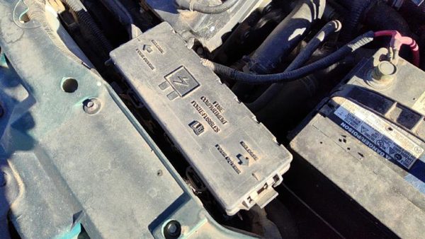 2000-2001 Ford Taurus Engine Fuse Box Power Distribution Panel Oem 3.0L — photo 2