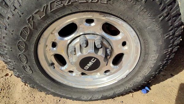 1999-10 Gmc Sierra 2500 16 Aluminum Wheel Oem Factory Py0 8 Lug Rim #4 12368964 — photo 2
