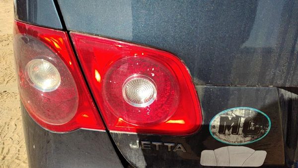 2005-2007 Vw Jetta Driver Left Inner Tail Light Brake Lamp Oem Rear 1K5945093c — photo 2