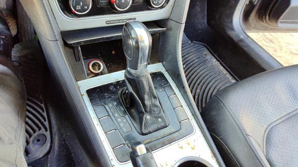 12-15 Vw Passat Floor Shifter Lever Assembly Shift Unit Automatic Transmission — photo 3