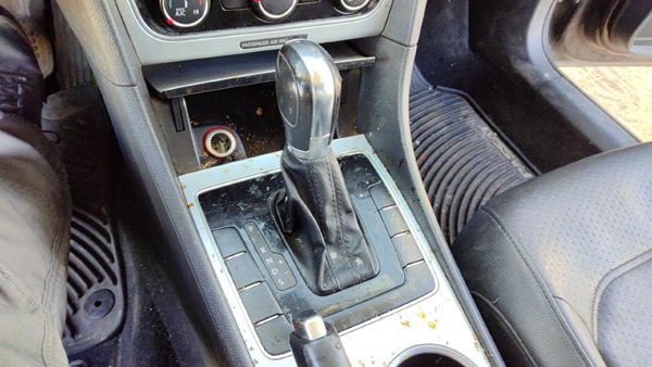 12-15 Vw Passat Floor Shifter Lever Assembly Shift Unit Automatic Transmission — photo 2